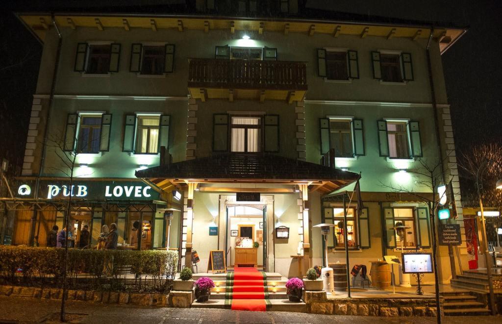 Hotel "Lovec"